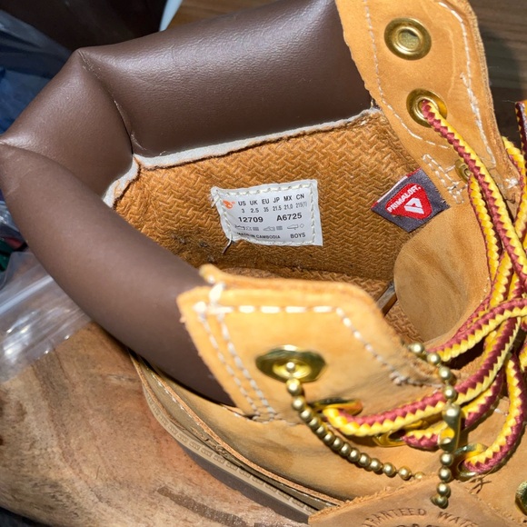 Timberland Boys 6”‎ Premium Waterproof Nubuck Boots Wheat Tan Size 3.5 Youth main image 4